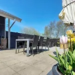 Modern With Hot Tub * Hemmet
