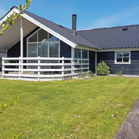 Three-bedroom In 26 Hemmet
