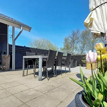 Three-bedroom In 26 * Hemmet