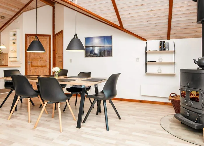 Modern Retreat With Hot Tub - By Traum Feriehus Hemmet